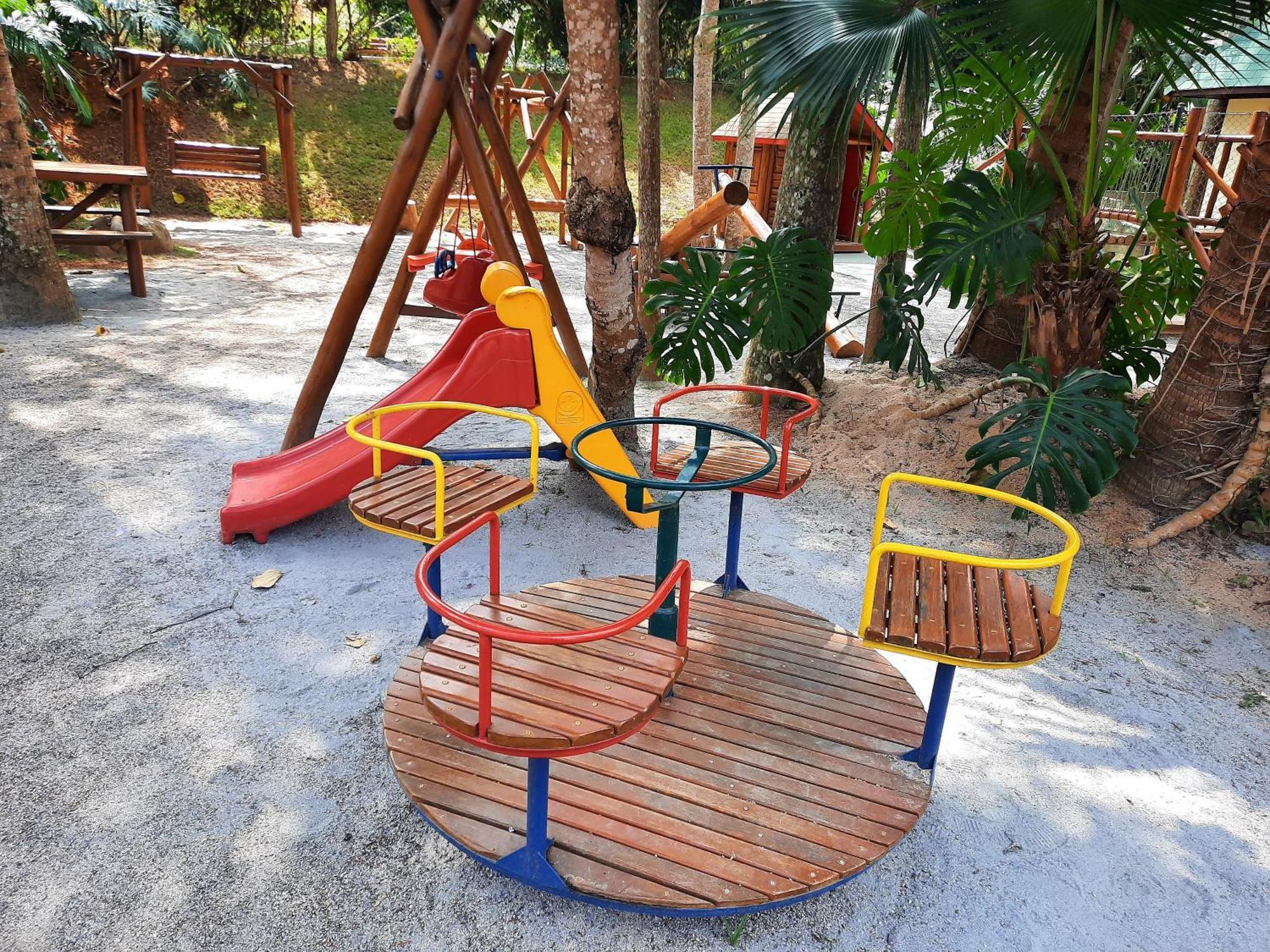 Granja Brasil - Lindo - Com Piscina E Lazer - No Centro De Itaipava *