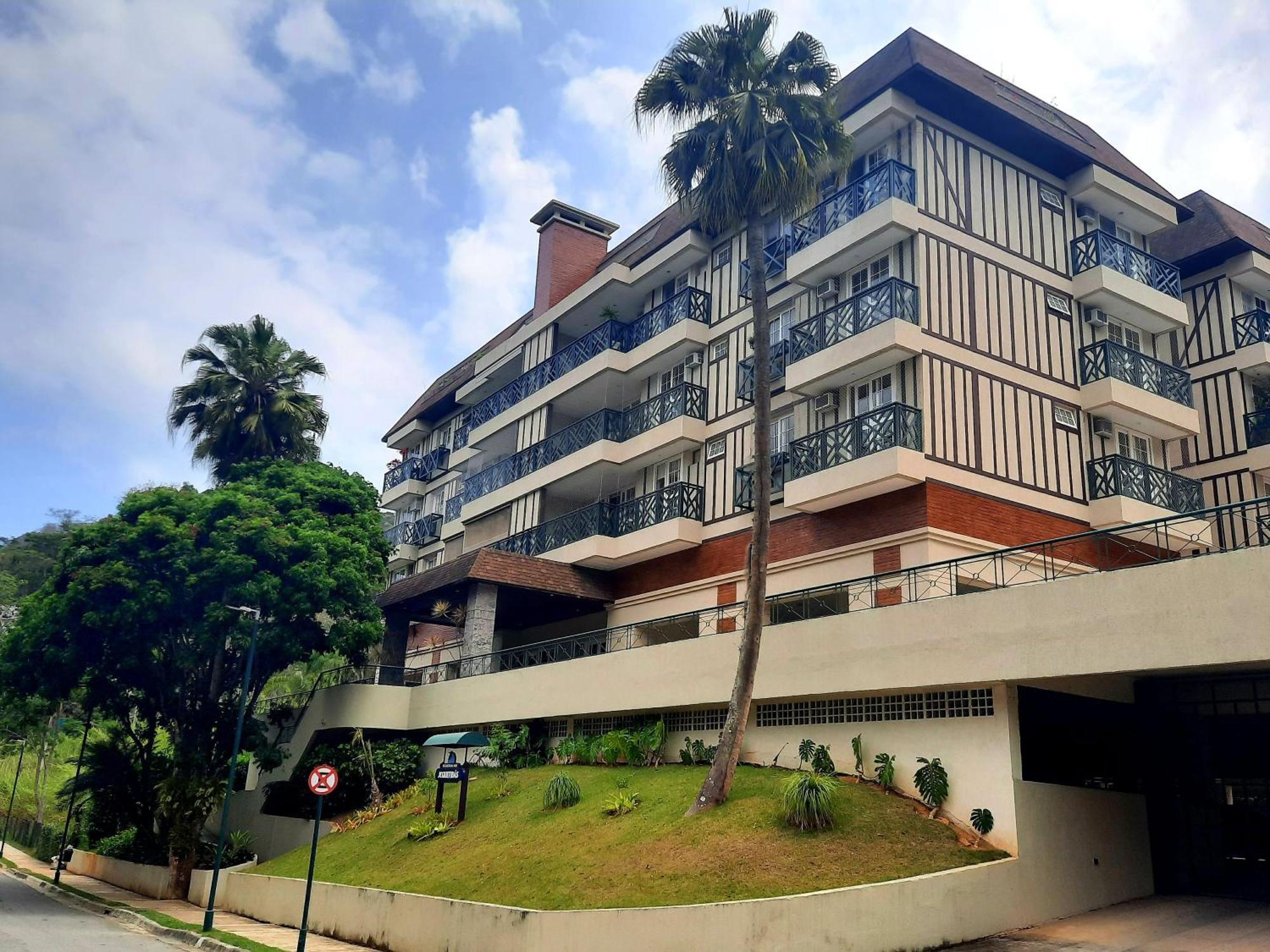 Granja Brasil - Lindo - Com Piscina E Lazer - No Centro De Itaipava